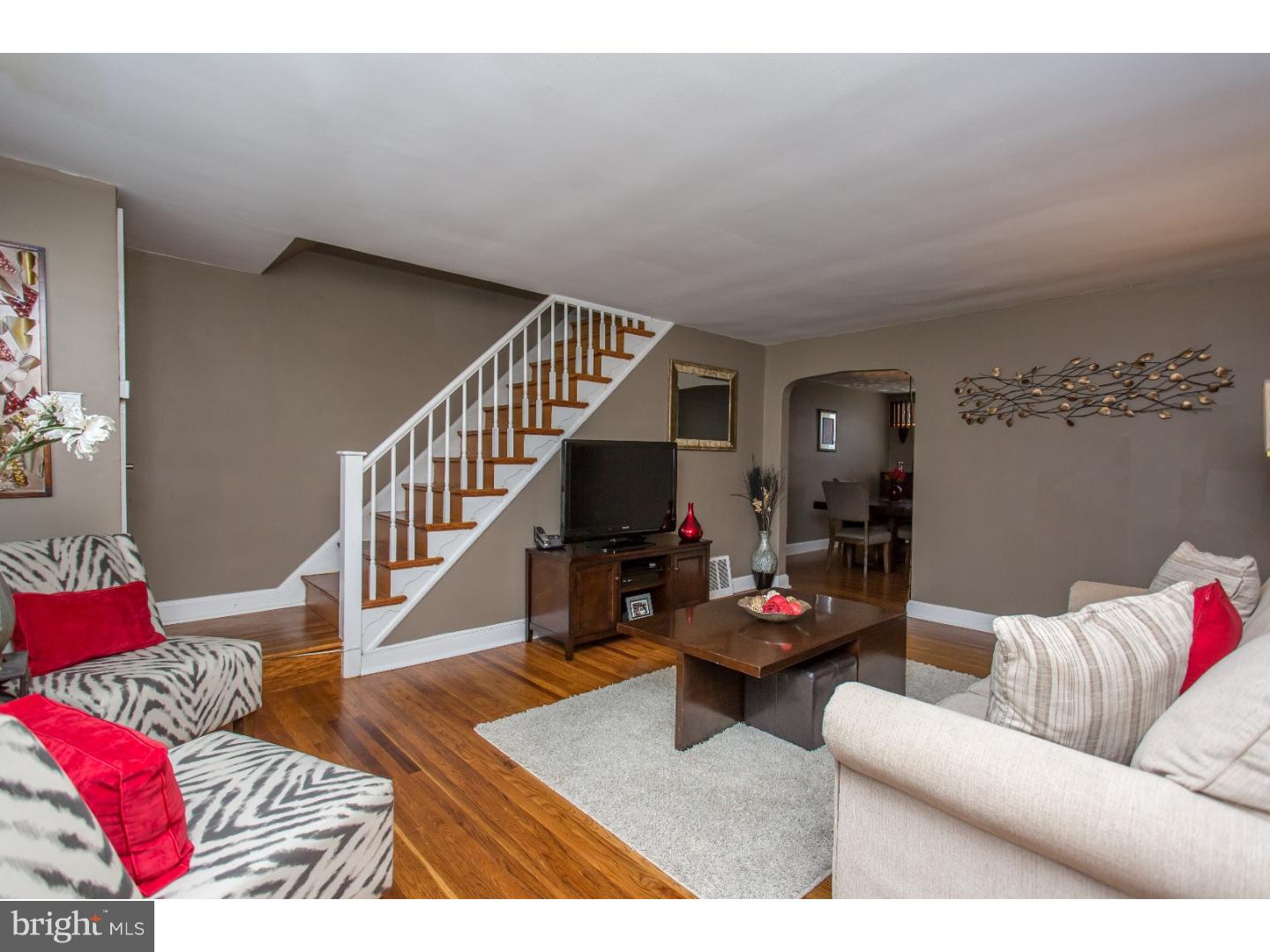 7340 Drexel Road Philadelphia, PA 19151 - Photo 10 of 20 Living Room
