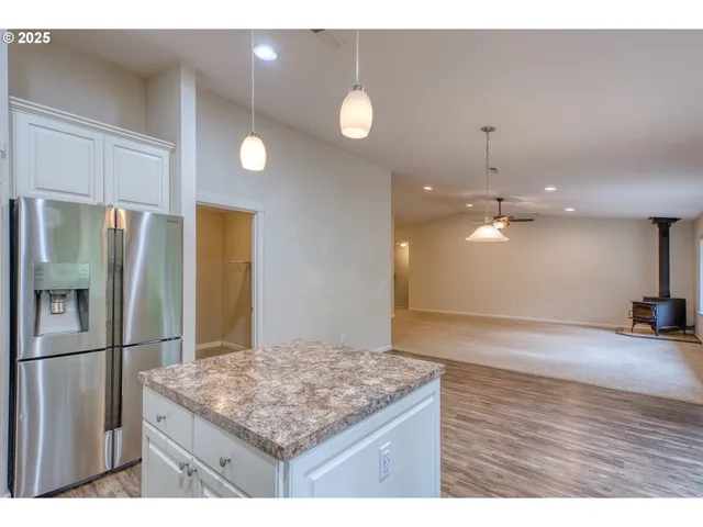 $640,000 | 202 Edgewater Drive, Carson, WA 98610