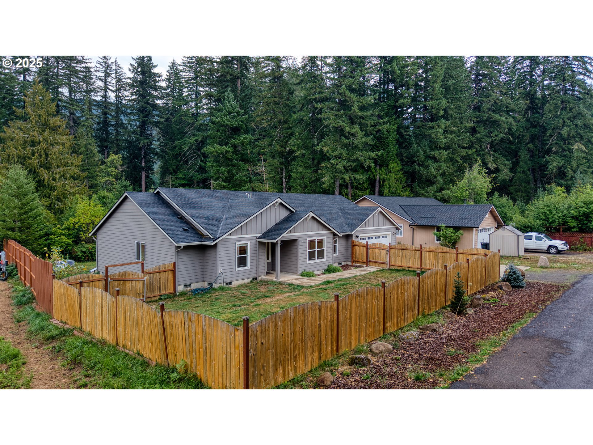 202 Edgewater Drive Carson, WA 98610 - Photo 4 of 48