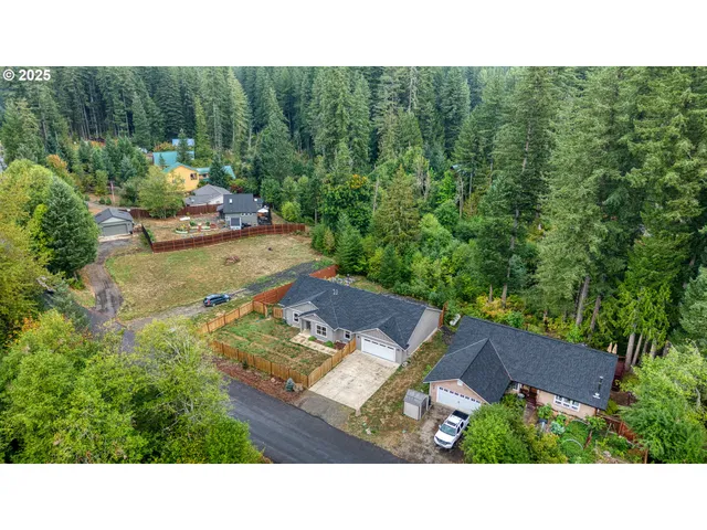 $640,000 | 202 Edgewater Drive, Carson, WA 98610