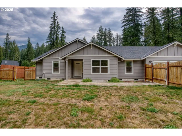 $640,000 | 202 Edgewater Drive, Carson, WA 98610