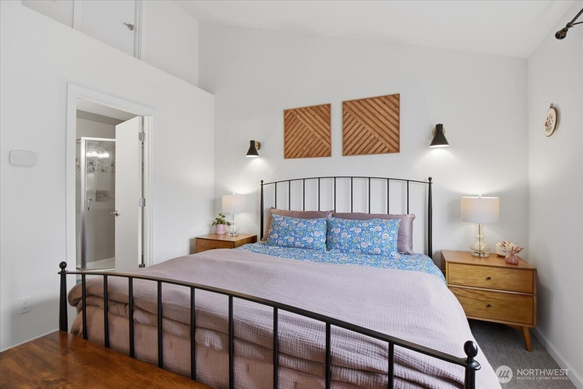 4418 Meridian Avenue North, Unit B Seattle, WA 98103 - Photo 12 of 22