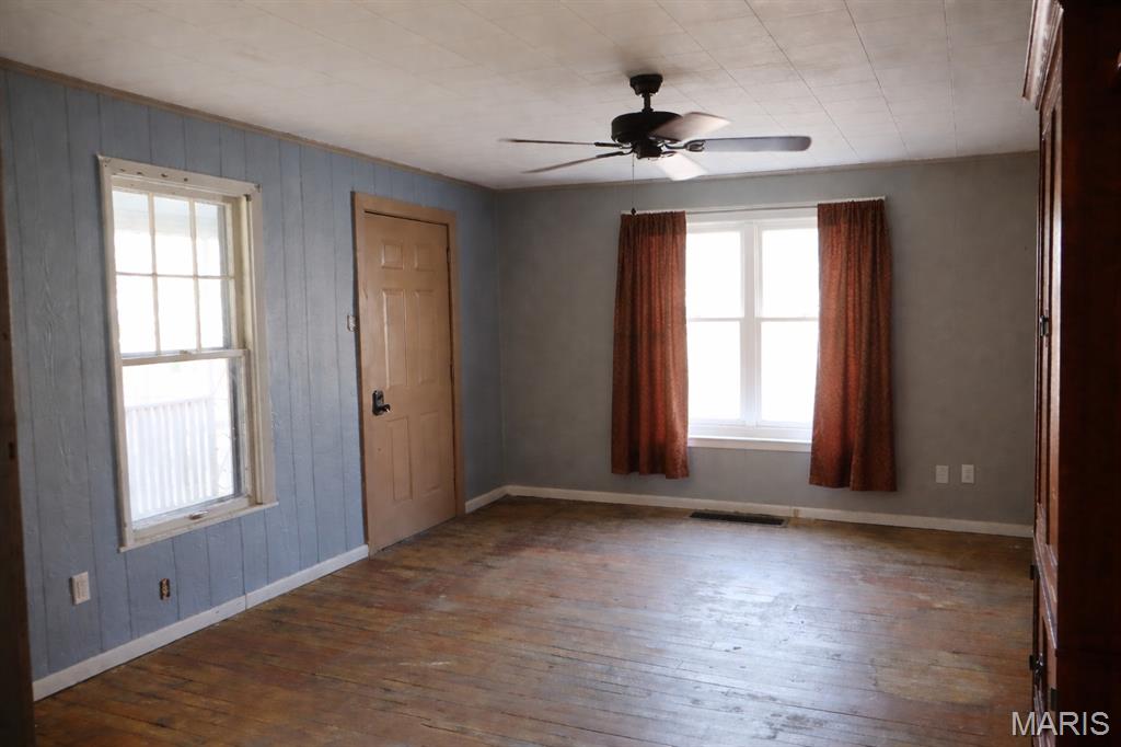 122 East Beach Street Litchfield, IL 62056 - Photo 4 of 11