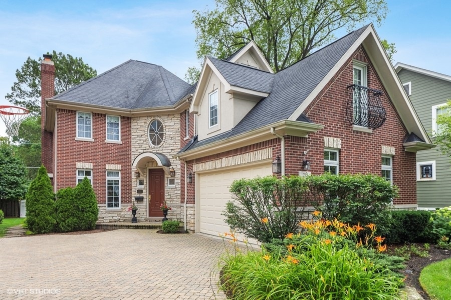 313 North County Line Road Hinsdale, IL 60521 - Photo 1 of 39