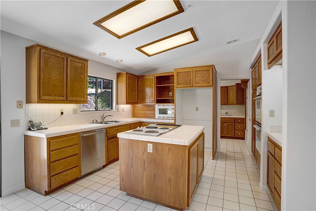 8258 Via Urner Way Bonsall, CA 92003 - Photo 27 of 49