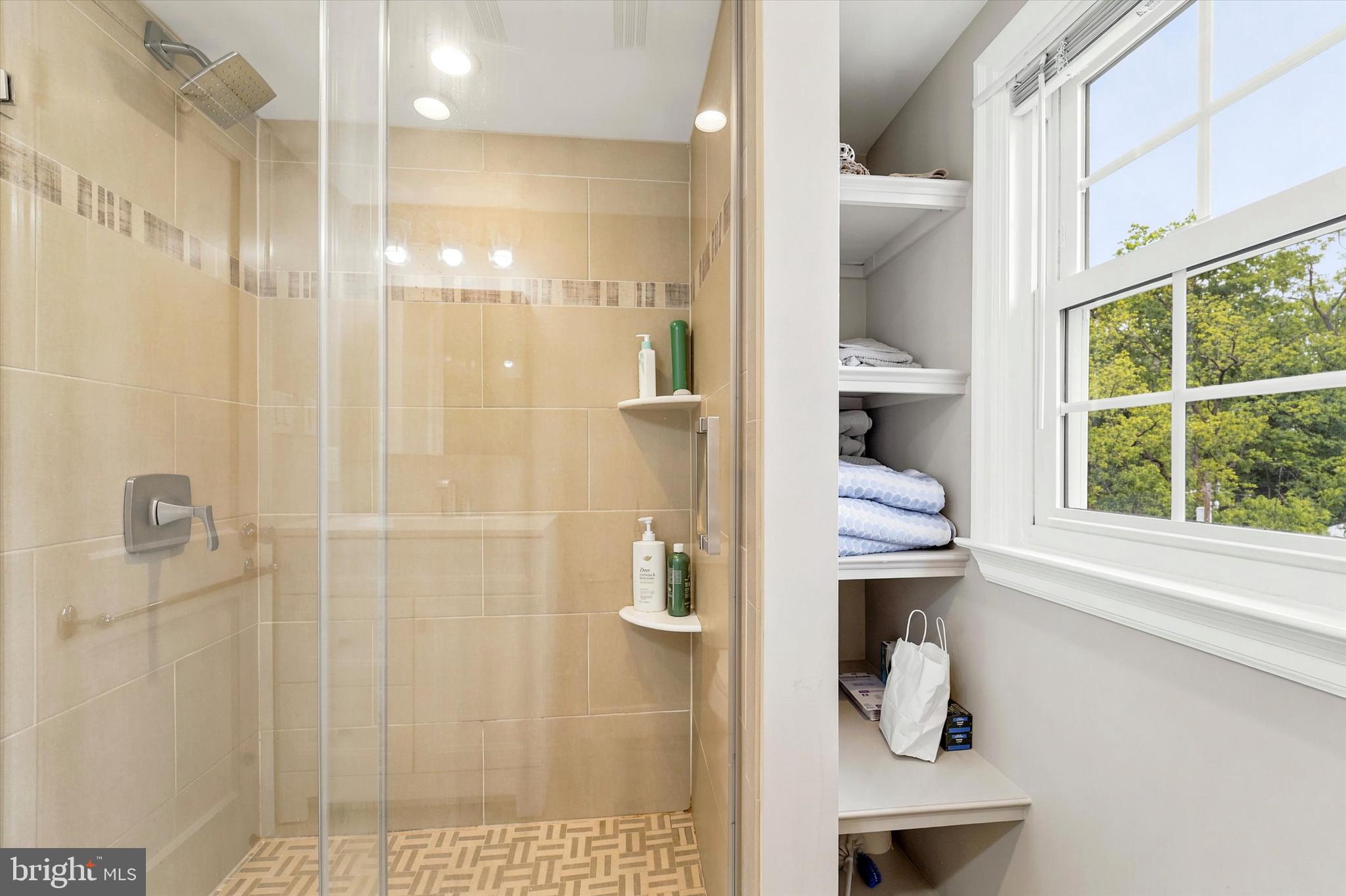 103 West 8th Street Media, PA 19063 - Photo 20 of 34 Sleek Updated bathroom
