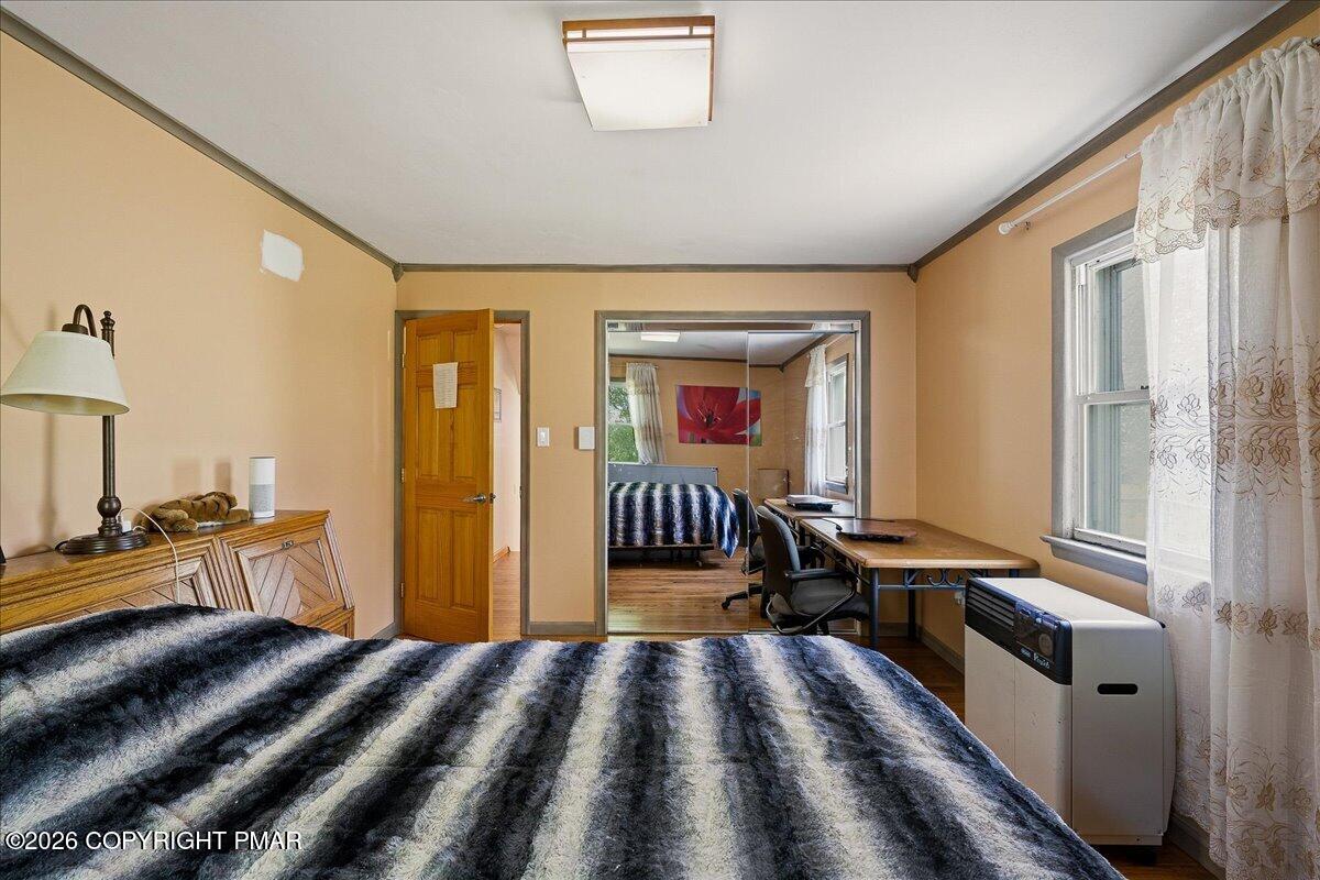 140 Camelback Road Tannersville, PA 18372 - Photo 27 of 44 27-HomeView_Media-140_Camelback_Rd