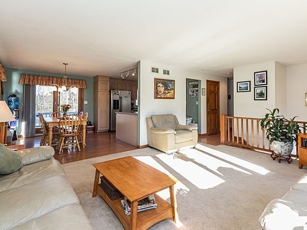 32 Heritage Road Billerica, MA 01821 - Photo 6 of 28