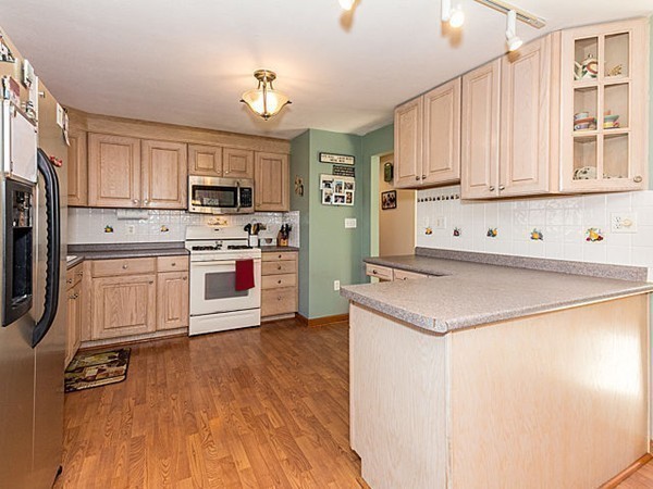 32 Heritage Road Billerica, MA 01821 - Photo 10 of 28