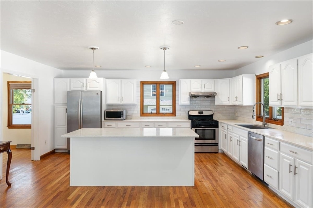 12 Birchwood Road Billerica, MA 01821 - Photo 3 of 40 Gallery Image 3