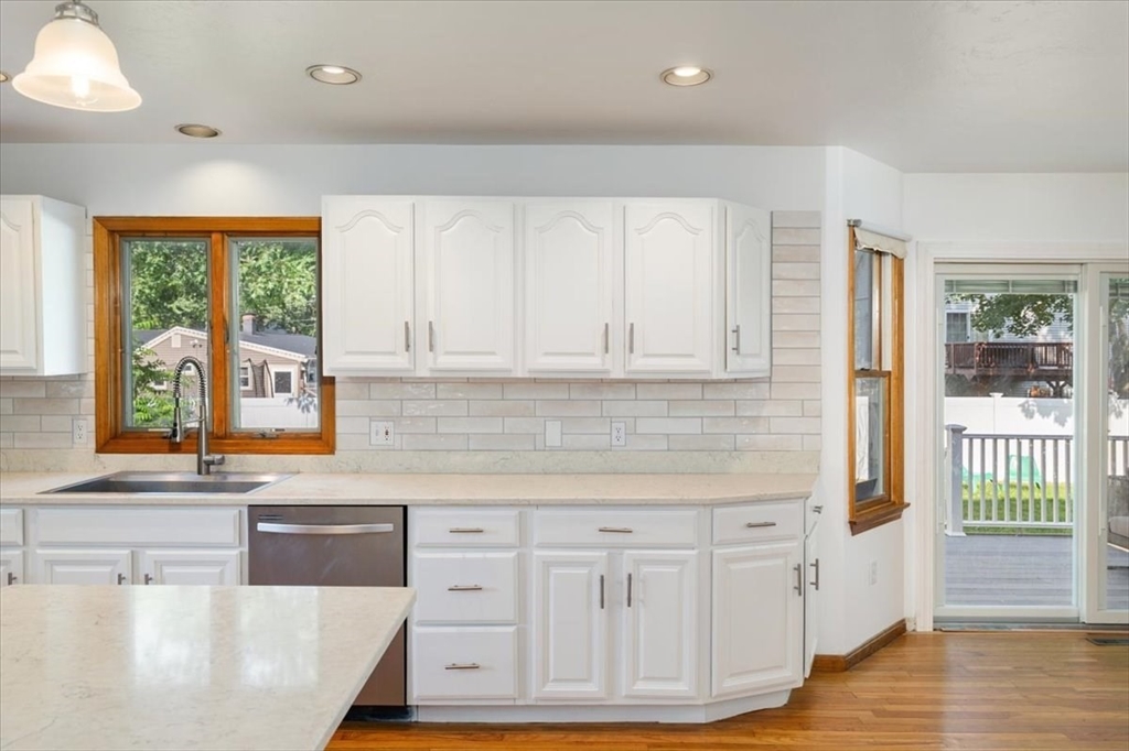 12 Birchwood Road Billerica, MA 01821 - Photo 5 of 40 Gallery Image 5