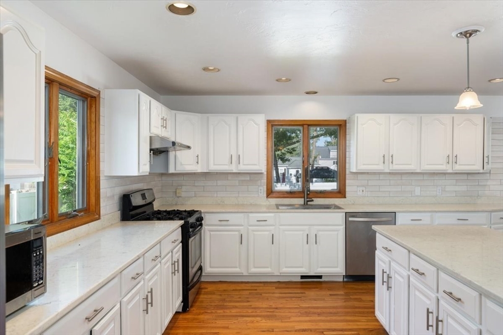 12 Birchwood Road Billerica, MA 01821 - Photo 8 of 40 Gallery Image 8