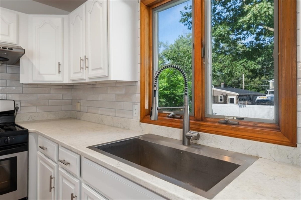 12 Birchwood Road Billerica, MA 01821 - Photo 9 of 40 Gallery Image 9