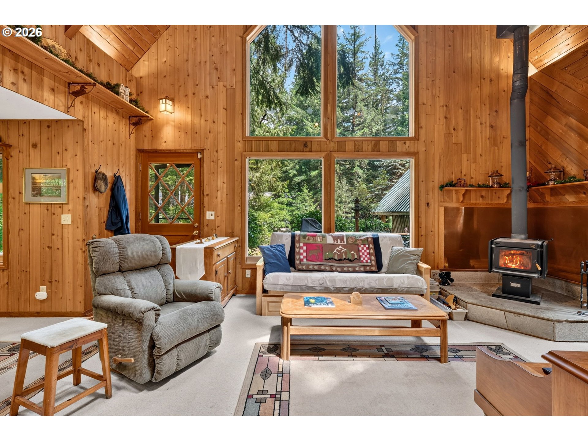 64930 East Mountain Meadow Lane Rhododendron, OR 97049 - Photo 7 of 46 Living Room