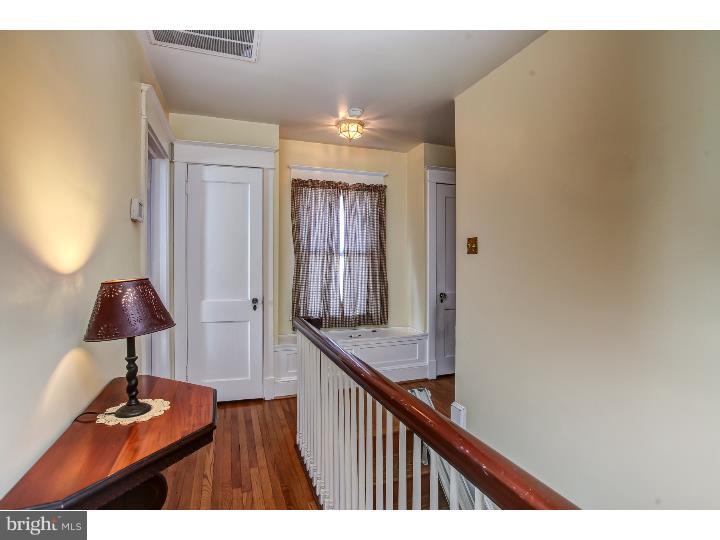 32 Mansion Road Springfield, PA 19064 - Photo 14 of 25 Hallway