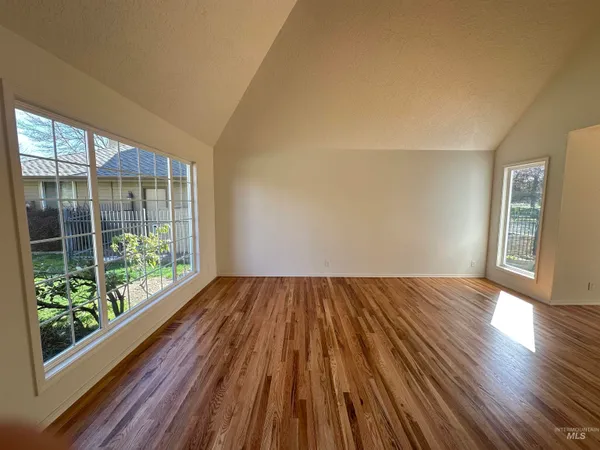 $4,500 | 3201 East Rivernest Lane, Boise, ID 83706