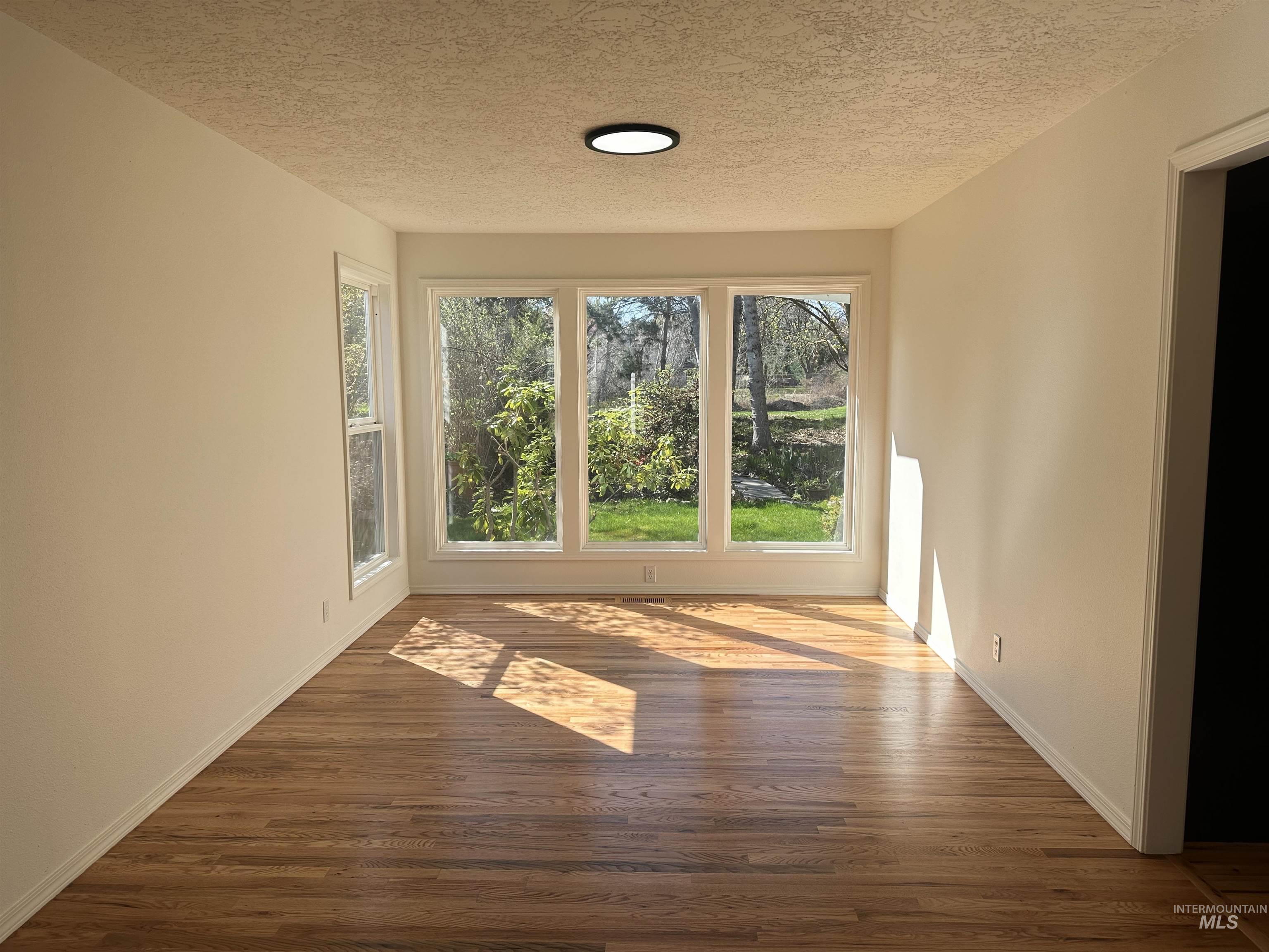 3201 East Rivernest Lane Boise, ID 83706 - Photo 3 of 34