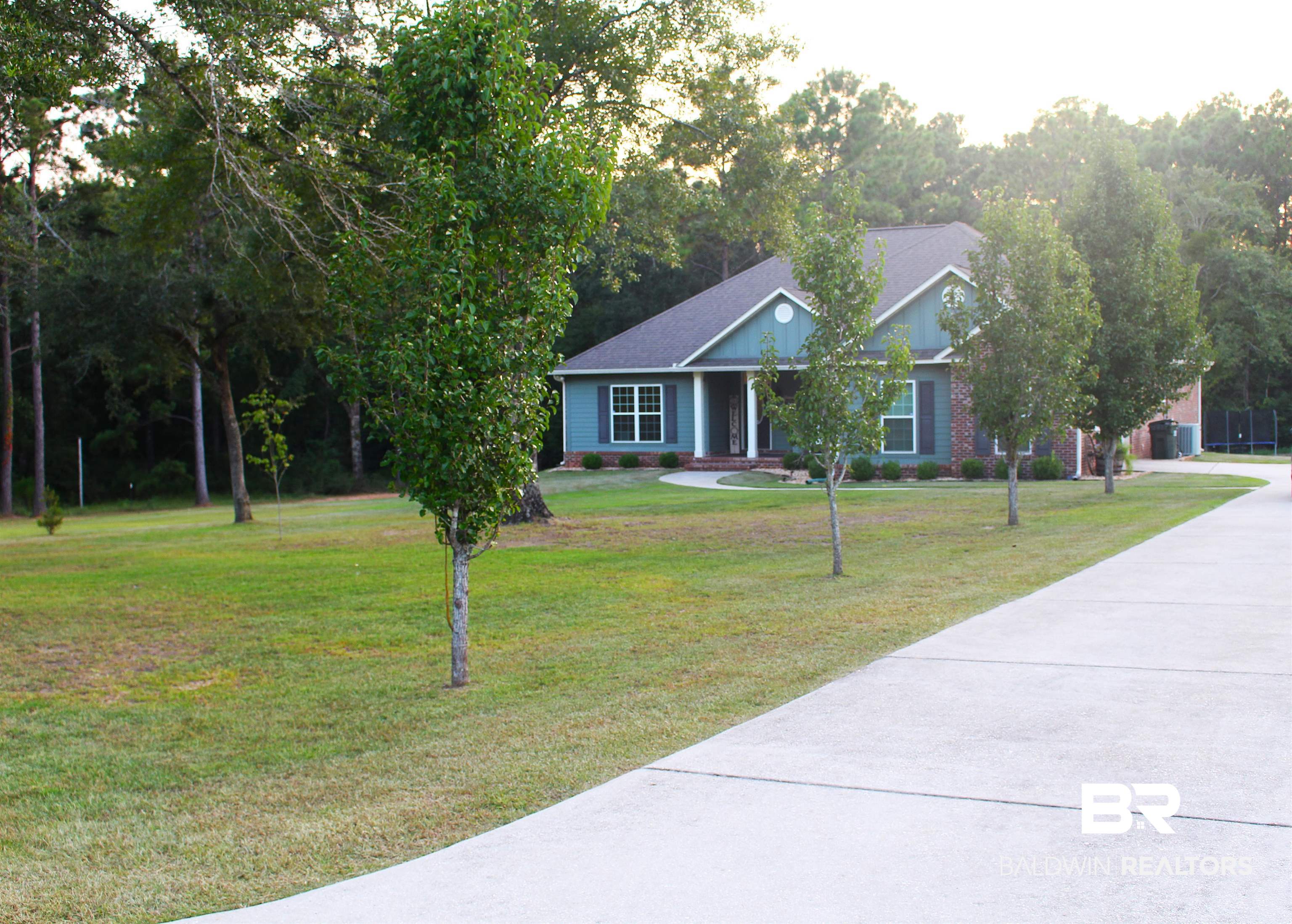 View of front of home featuring a front lawn