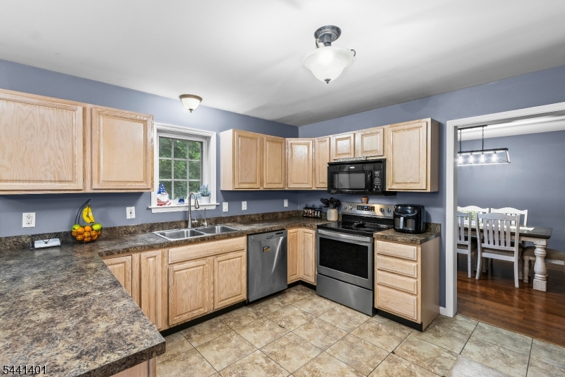 13 Cranberry Ledge Road Andover, NJ 07821 - Photo 8 of 33