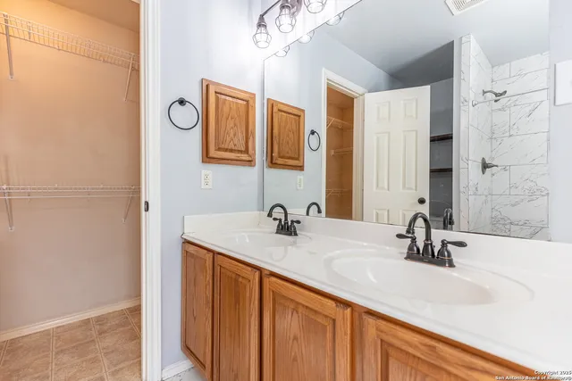 $1,800 | 4011 Arbor Heights, San Antonio, TX 78251