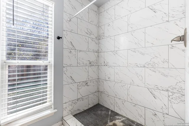 $1,800 | 4011 Arbor Heights, San Antonio, TX 78251