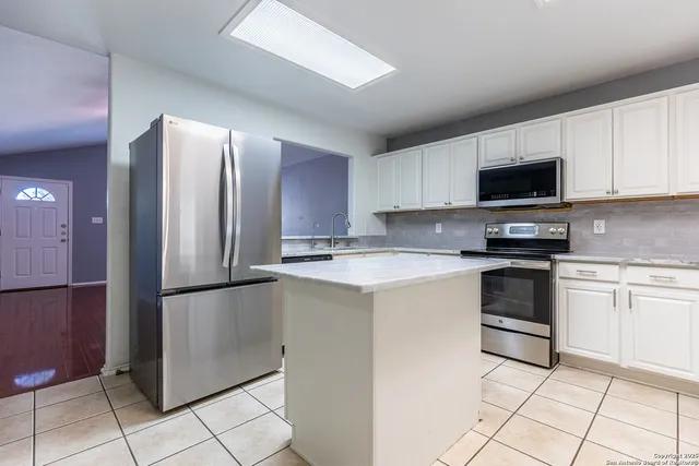 $1,800 | 4011 Arbor Heights, San Antonio, TX 78251