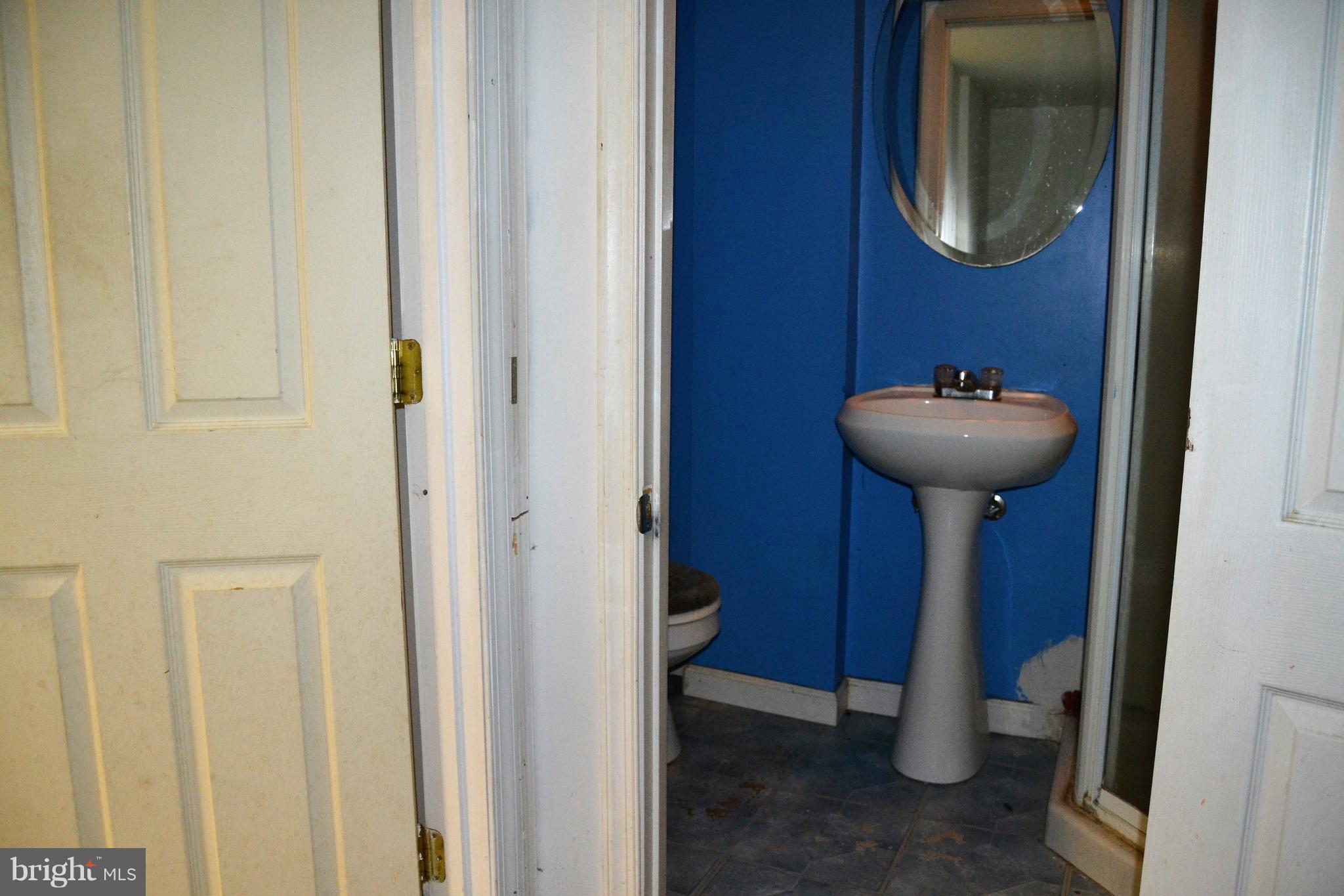 2012 Holborn Road Baltimore, MD 21222 - Photo 27 of 35 Full bath off family room