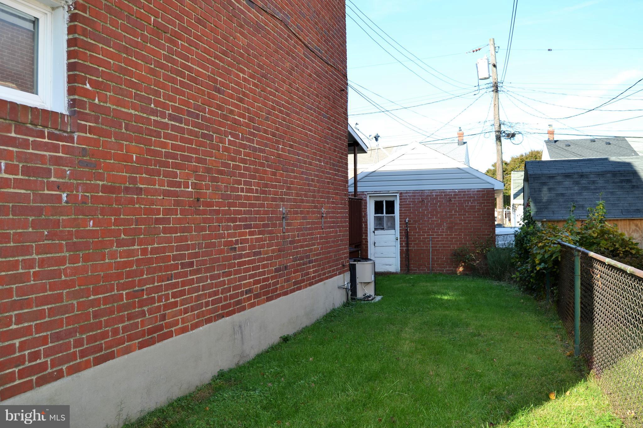 2012 Holborn Road Baltimore, MD 21222 - Photo 8 of 35