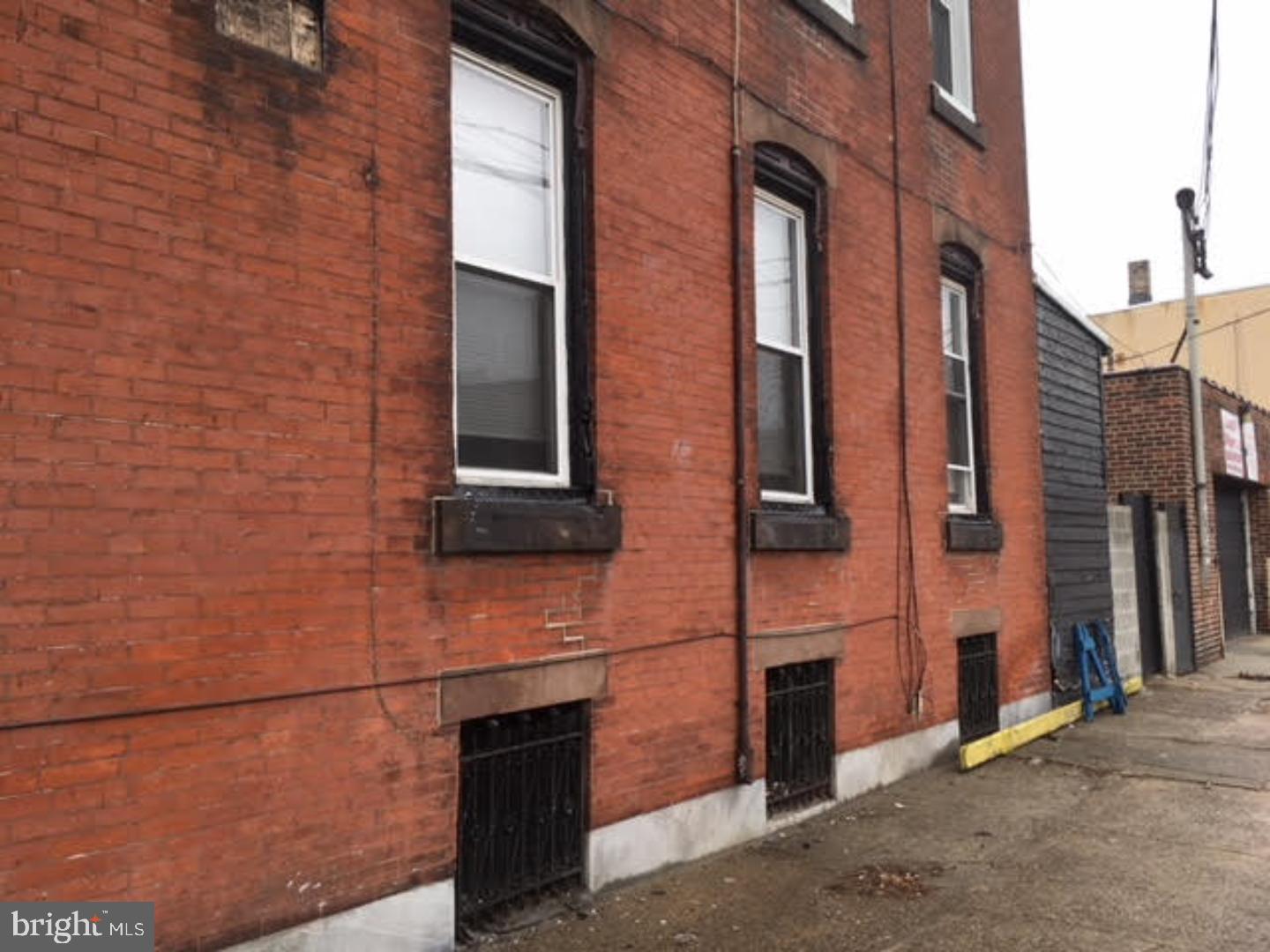 1331 Reed Street Philadelphia, PA 19147 - Photo 3 of 10 Exterior Side
