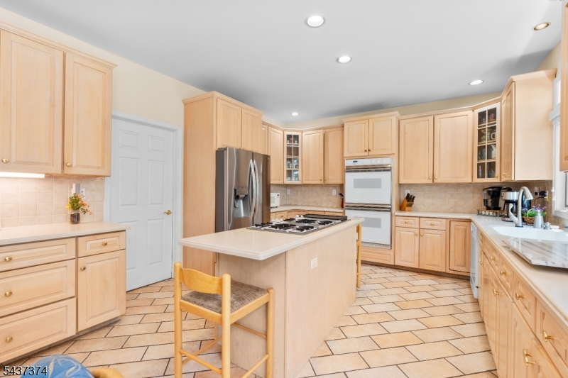 38 Canterbury Road Denville, NJ 07834 - Photo 15 of 36
