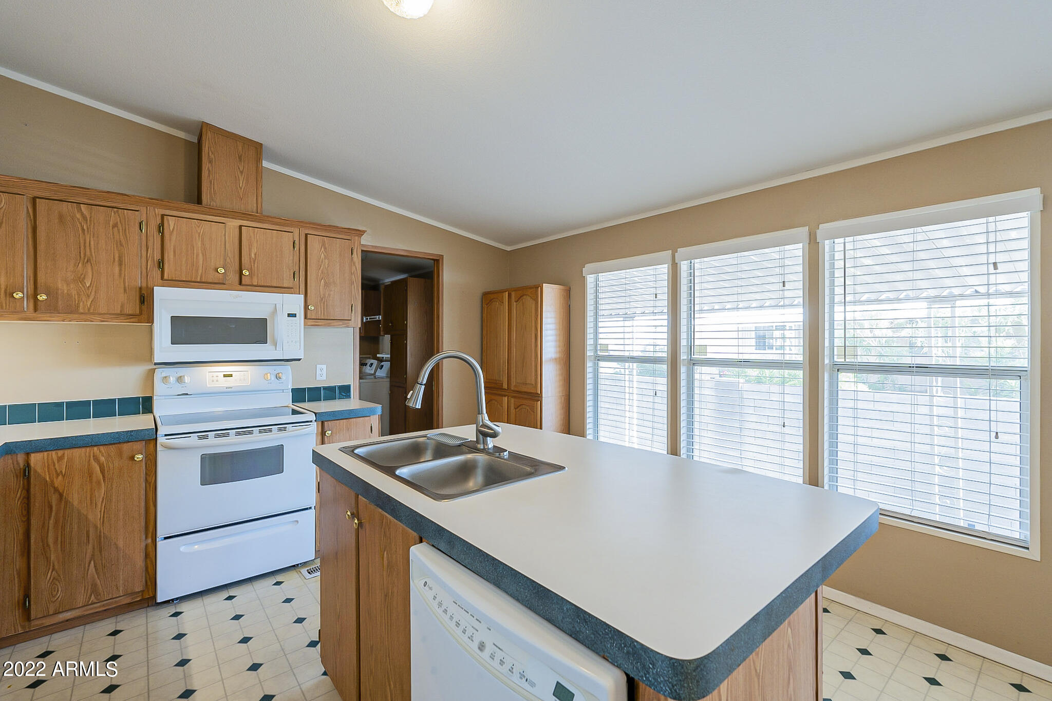 2143 South Tomahawk Road Apache Junction, AZ 85119 - Photo 15 of 33 Tomahawk-17