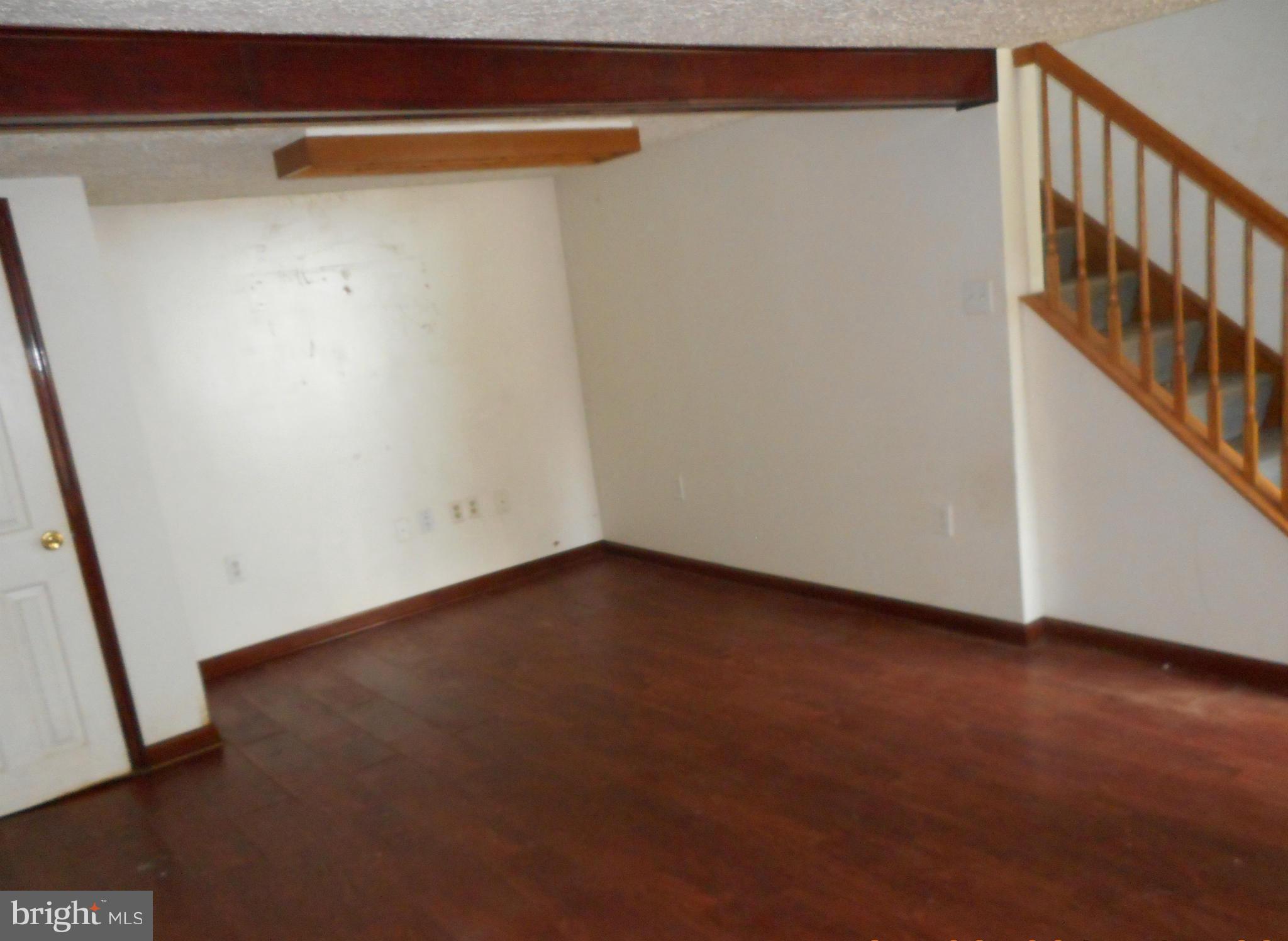 21321 Mt Lena Road Boonsboro, MD 21713 - Photo 4 of 11 Living Room