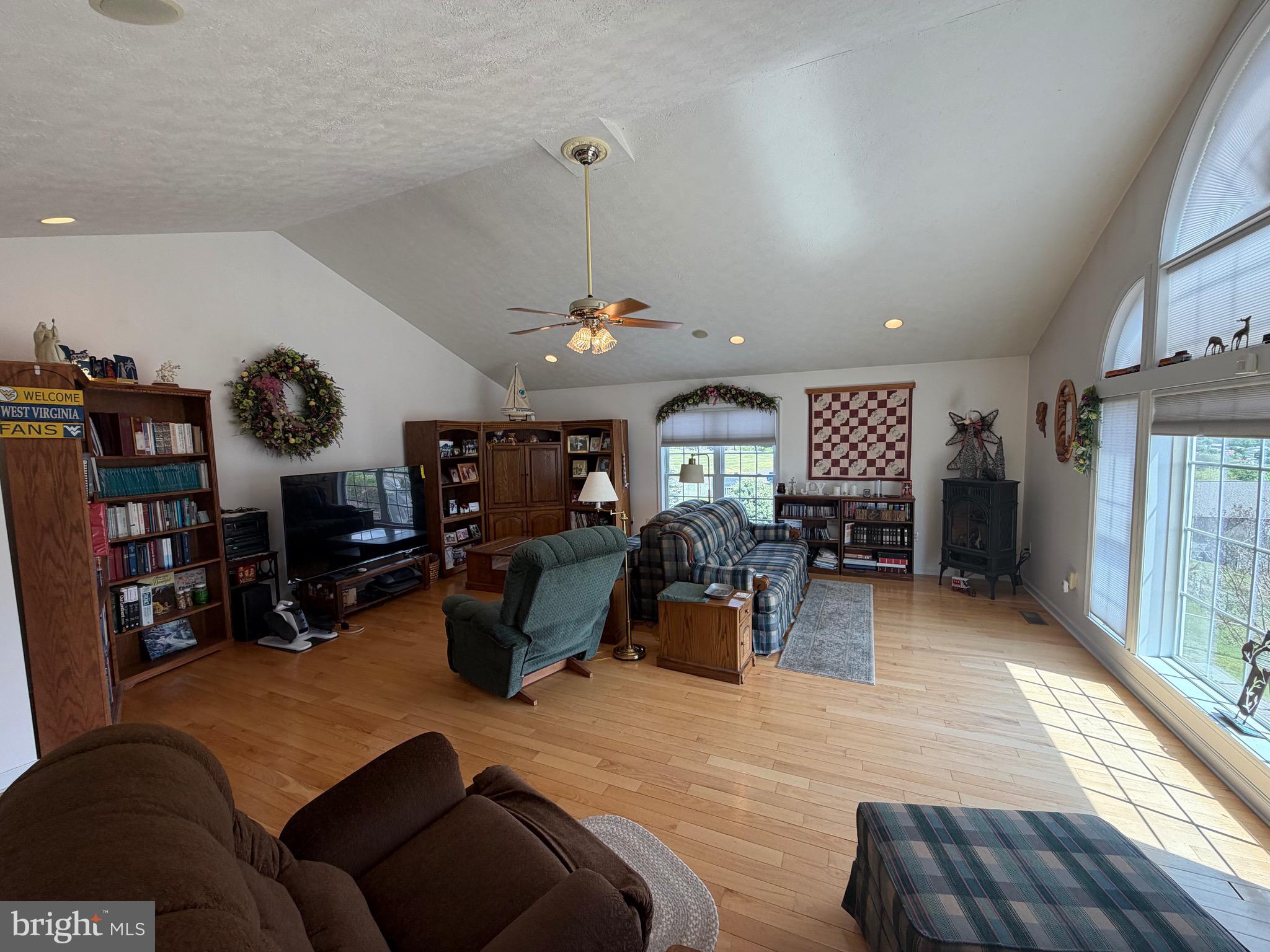 1565 Liberty Street Keyser, WV 26726 - Photo 6 of 95