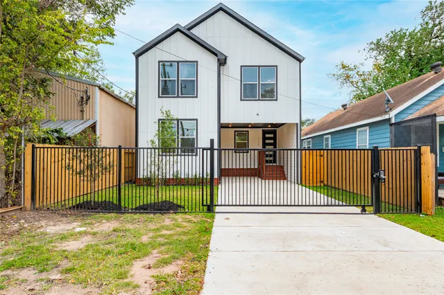 $429,999 | 7709 Avenue L, Houston, TX 77012