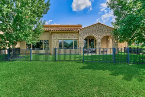 $895,000 | 82 East Crystal Canyon Circle, The Woodlands, TX 77389