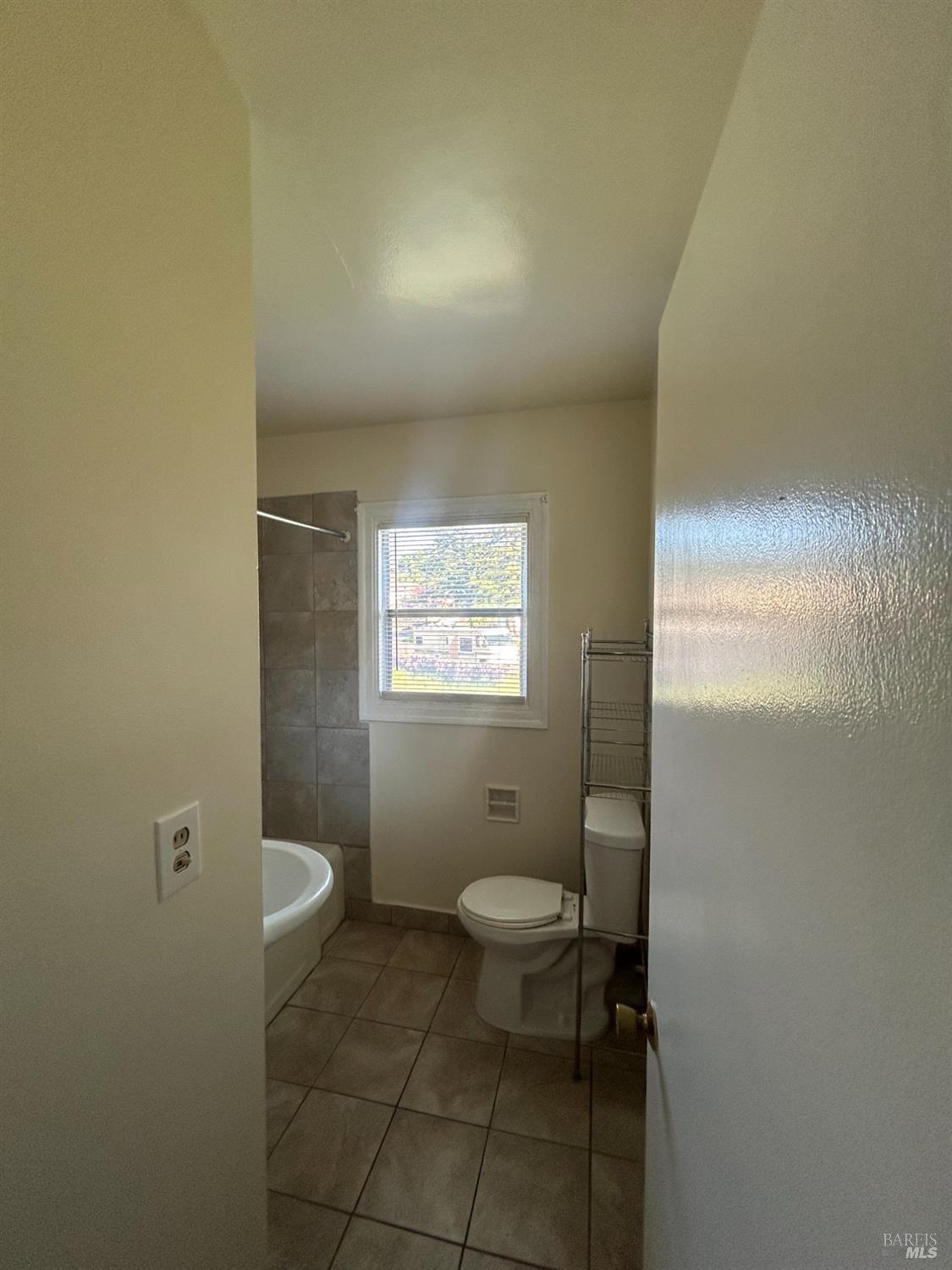 900 Mare Island Way, Unit 916 Vallejo, CA 94590 - Photo 6 of 9 a bathroom with a toilet