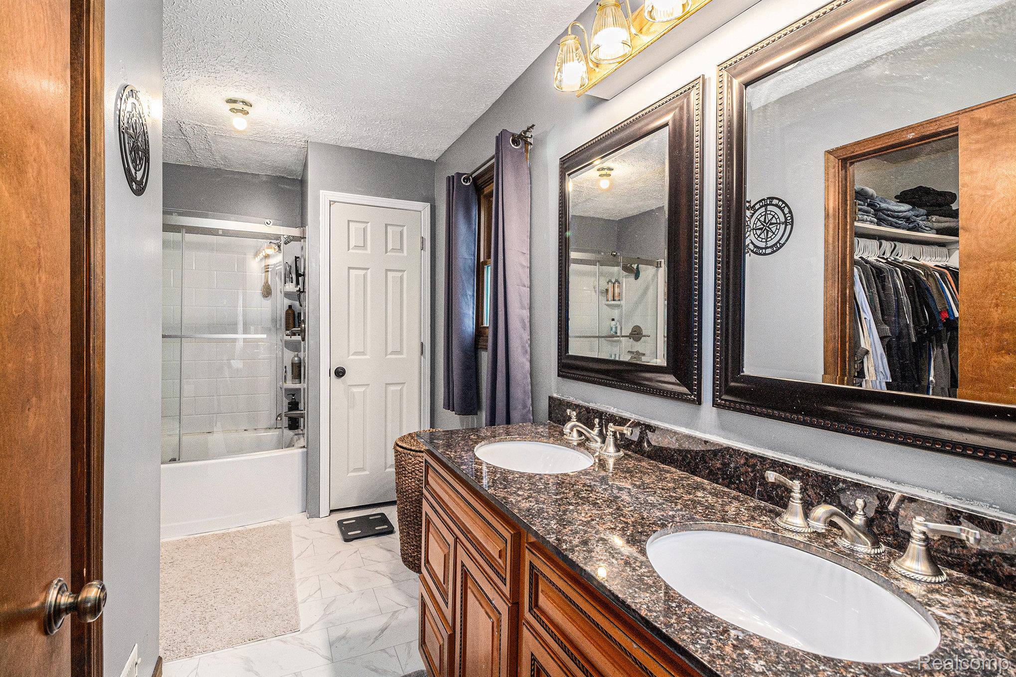 4915 Bell Oak Road East Webberville, MI 48892 - Photo 14 of 27 5c - Primary bath.jpg