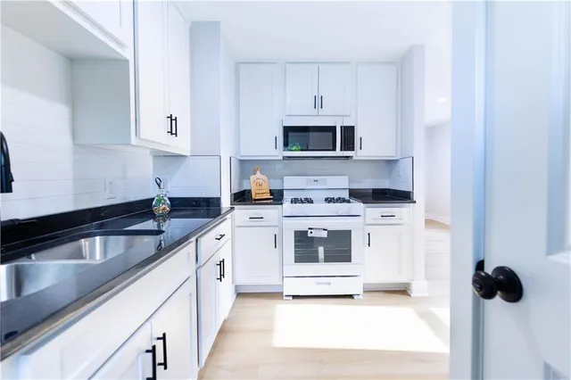 $210,000 | 3312 Delavan Avenue, Kansas City, KS 66104