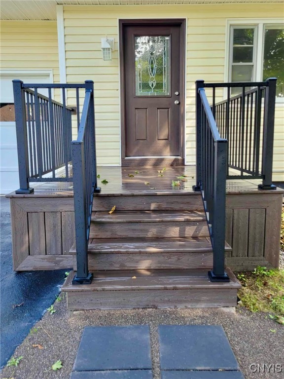 448 Van Roen Road Utica, NY 13502 - Photo 2 of 32