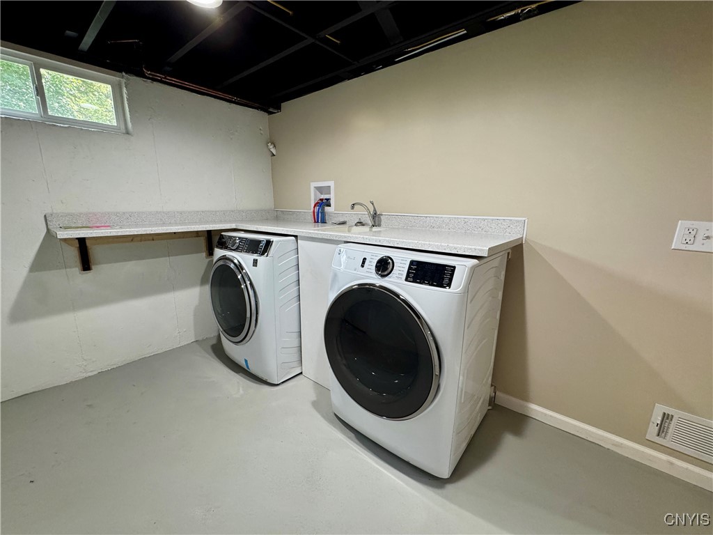 448 Van Roen Road Utica, NY 13502 - Photo 25 of 32