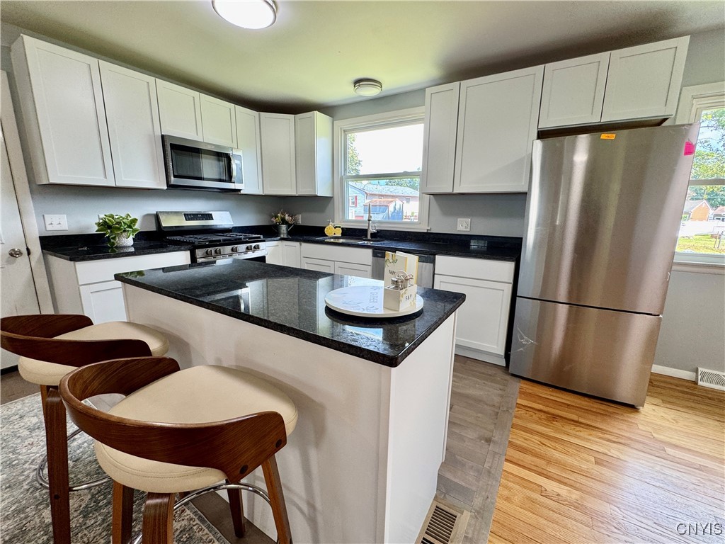 448 Van Roen Road Utica, NY 13502 - Photo 4 of 32