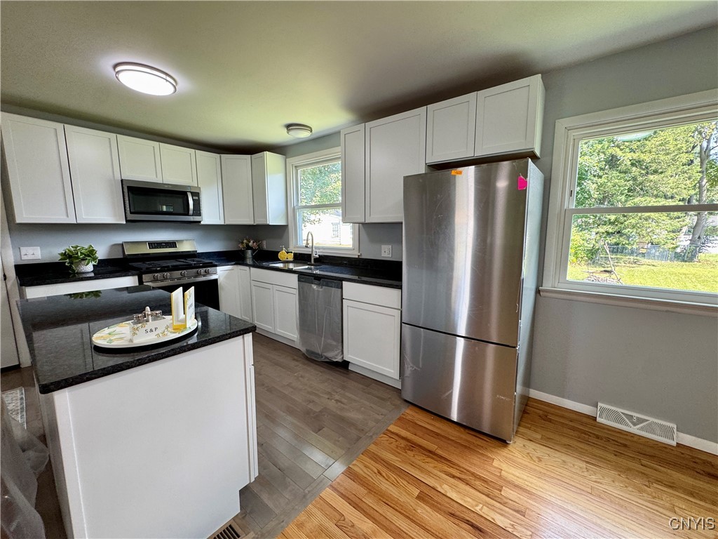 448 Van Roen Road Utica, NY 13502 - Photo 5 of 32