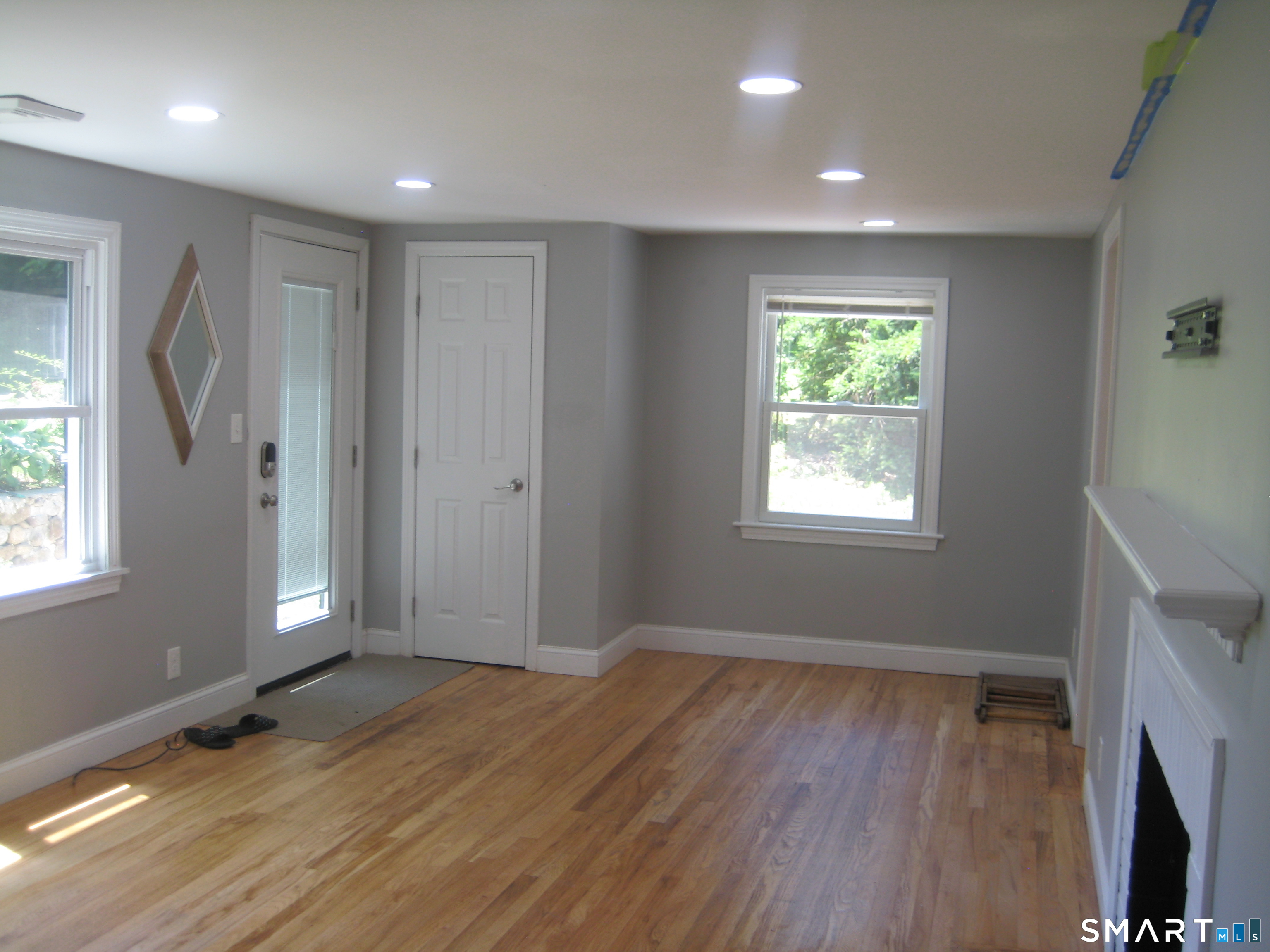 29 Barry Lane Simsbury, CT 06070 - Photo 3 of 20