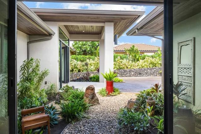 $5,699,000 | 70 Lewa Lani Place, Lahaina, HI 96761