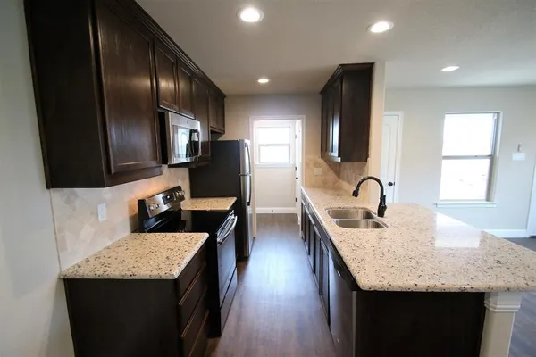 $1,595 | 156 Crossbow Court, Weatherford, TX 76088