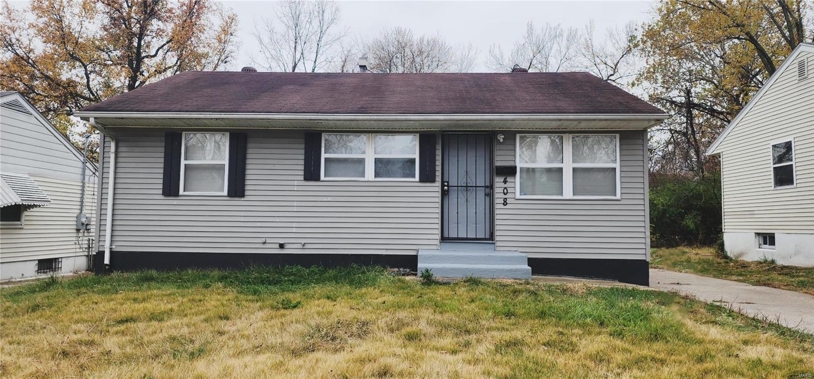 408 Caithness Road St. Louis, MO 63137 - Photo 1 of 11