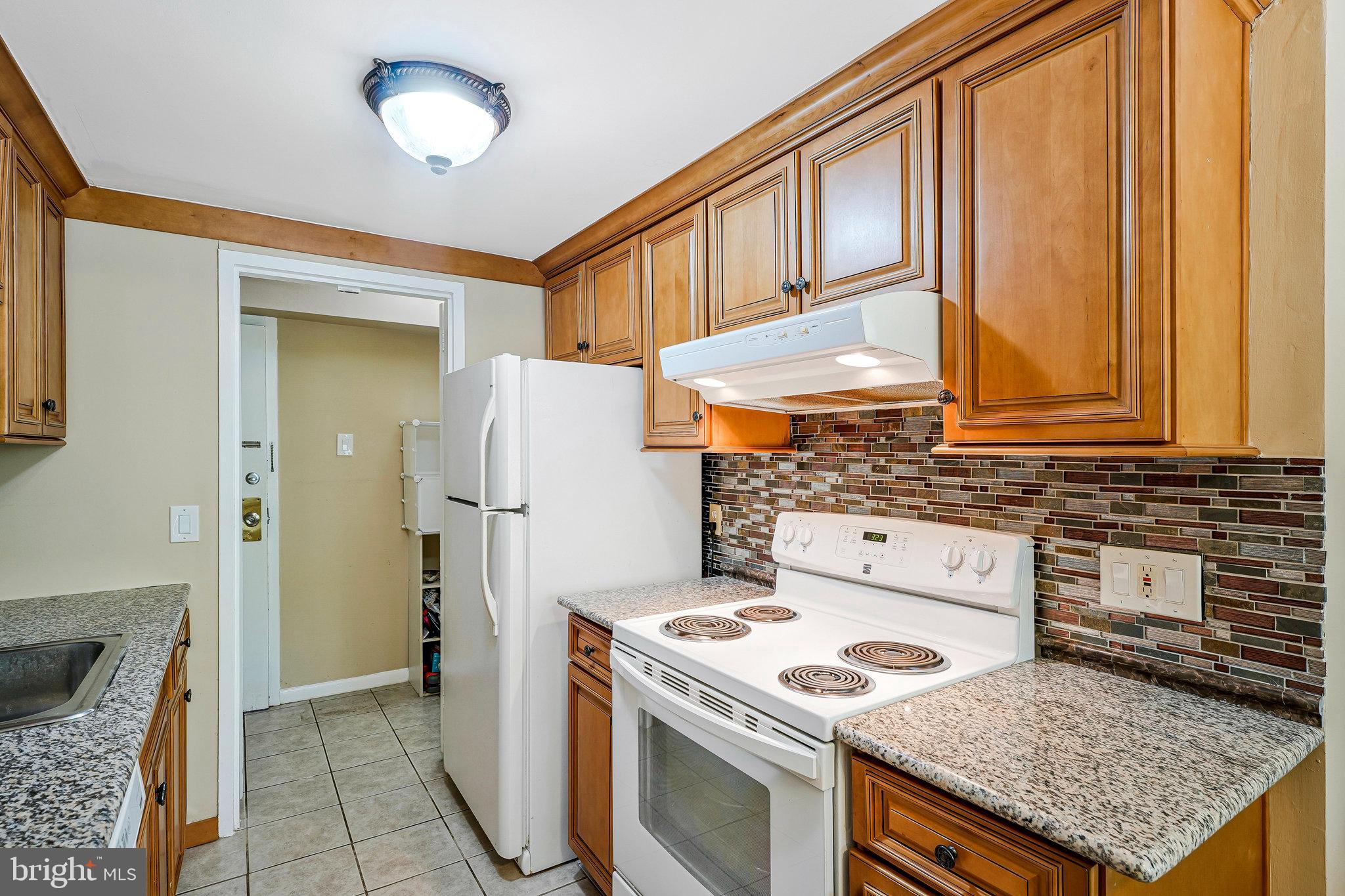 11629 Stoneview Square, Unit 79/1B Reston, VA 20191 - Photo 3 of 26 Gallery Image 3