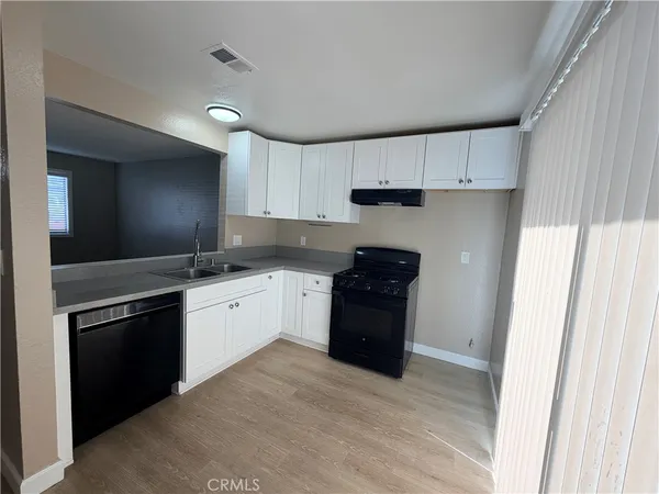 $2,050 | 1677 West Wilson Street, Rialto, CA 92376