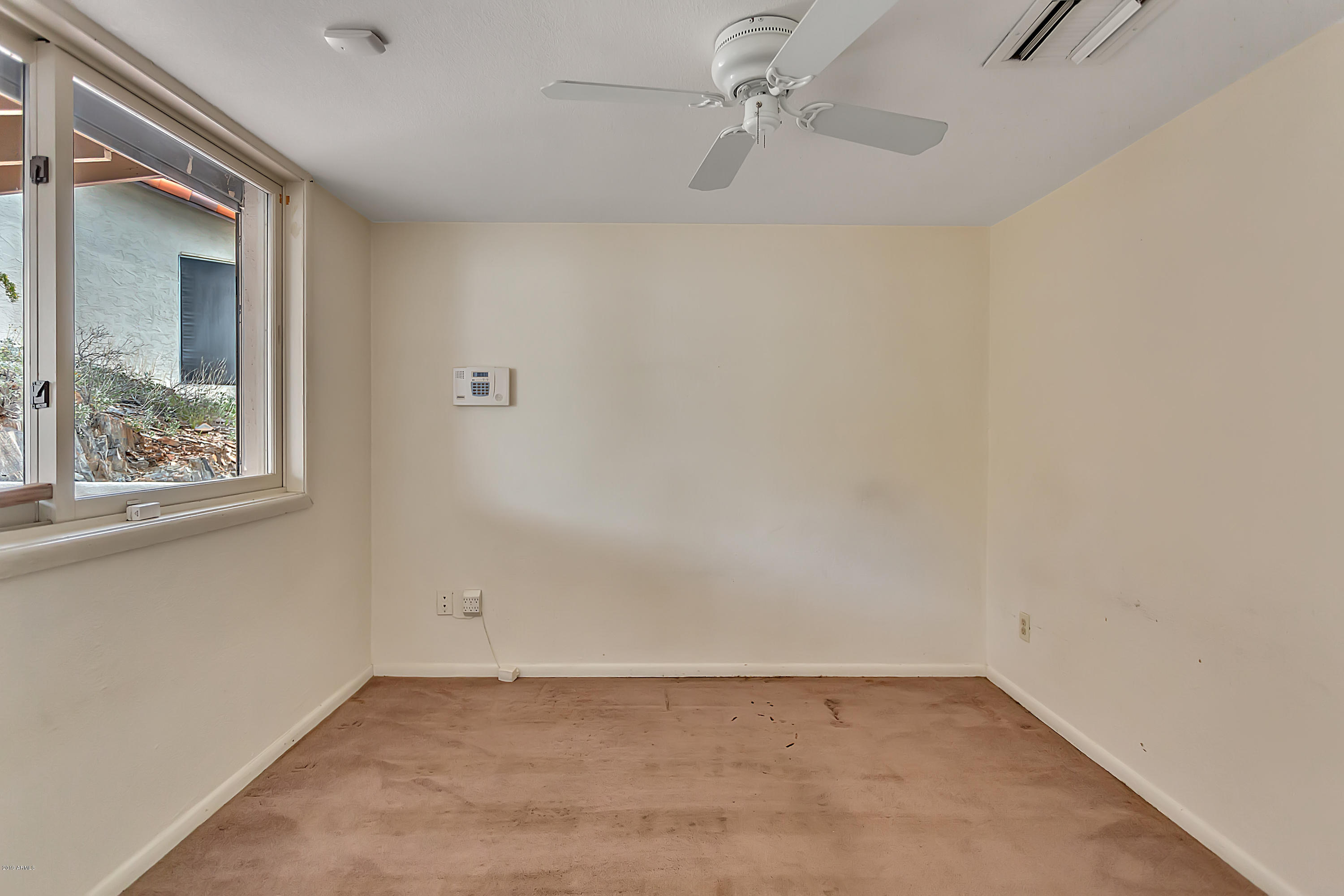 9601 North 17th Place Phoenix, AZ 85020 - Photo 14 of 16 9601 N 17th Place - o