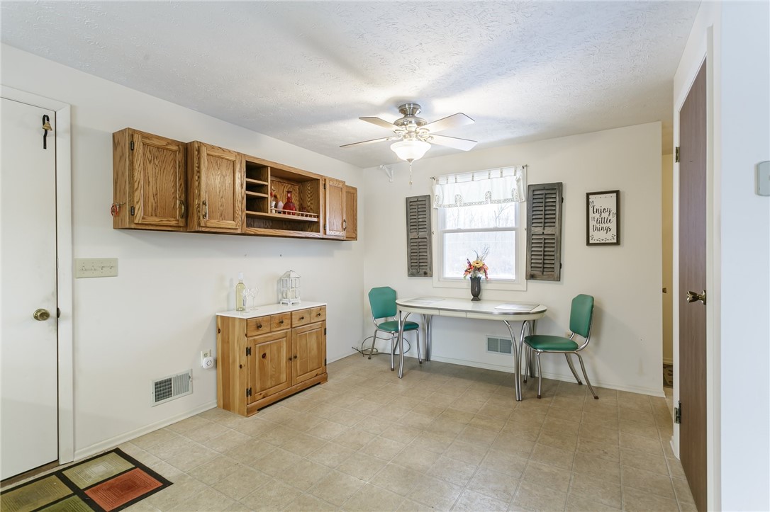 516 Gilmore Road Clarkson, NY 14420 - Photo 6 of 31 Dining area